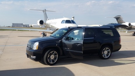 Black Escalade - Chicago Black Car Service Black Escalade for executive pickup