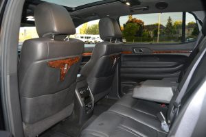 Luxury Sedan Lincoln Aviator, leather spotless interior